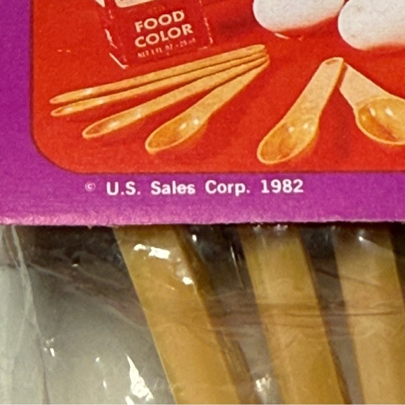 Vintage Measuring Cups - Picture 3 of 3